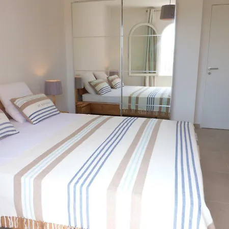 Les Jardins D'adelaide 10 Apartment *